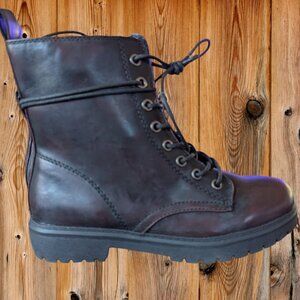 Combat boots black and dark red